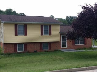 440 Varghese Dr, Strasburg, VA 22657