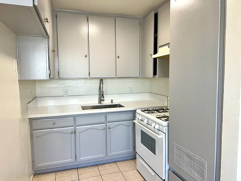 1495 Alamitos Ave #A — Photo 1