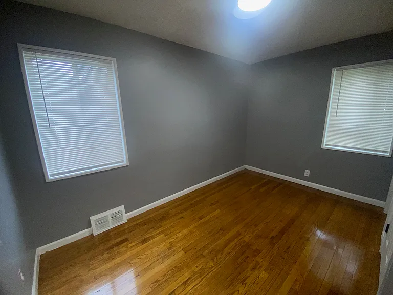 7600 Pierson St — Photo 4