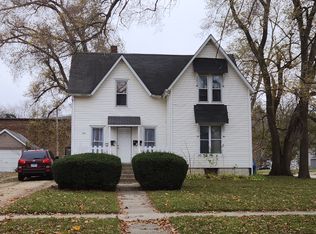 330 S 8th St, Dekalb, IL 60115