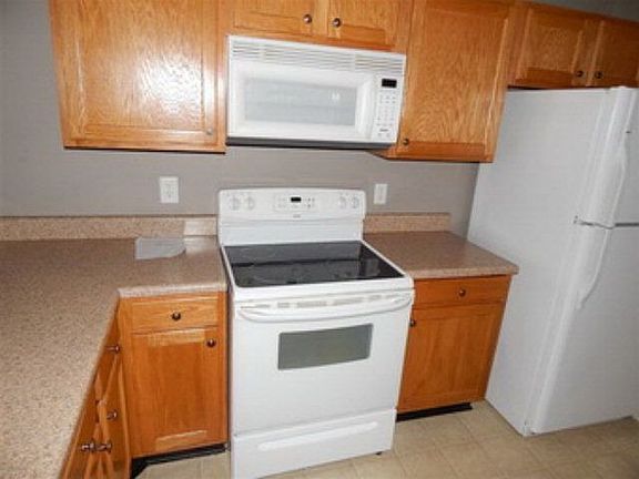 4th image of 2202 Dartmouth Dr