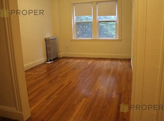 5th image of 104 Washington St
