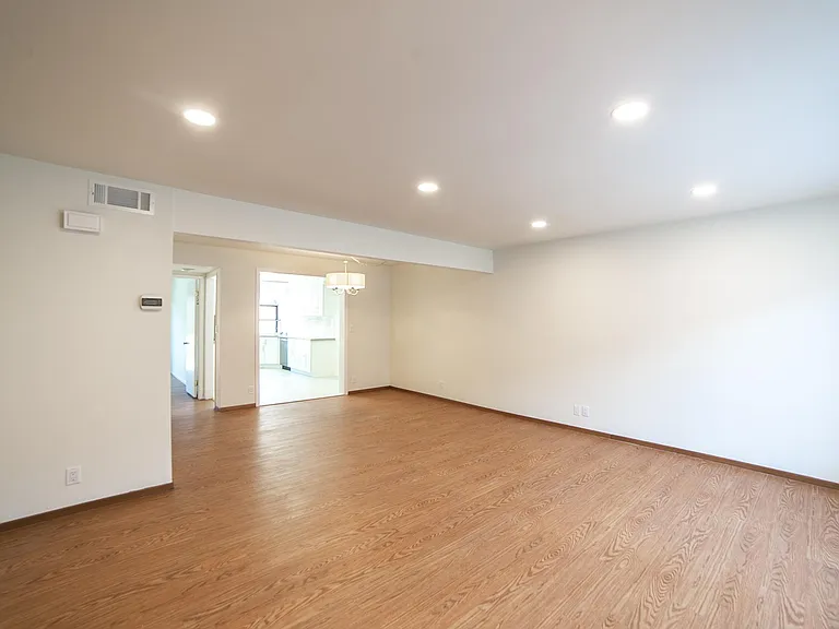 9743 Reseda Blvd #3 — Photo 6