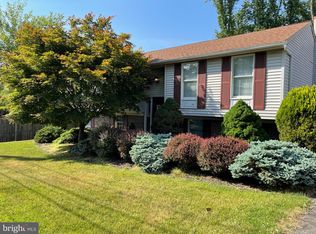 2203 Sandburg St, Dunn Loring, VA 22027