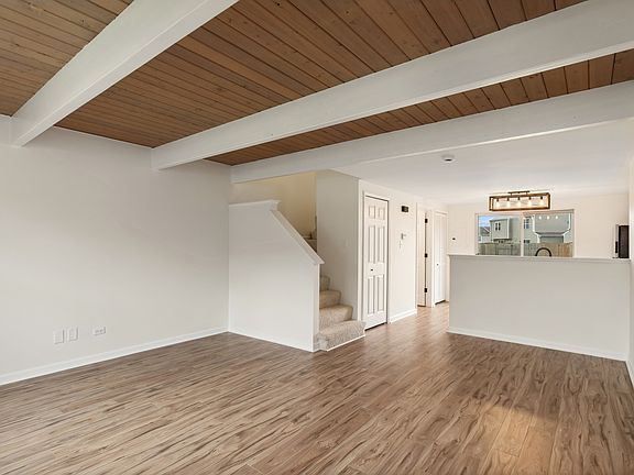 2nd image of 433 Normandie Ln