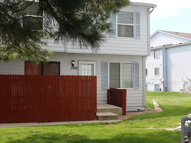1342 Firefly Cir — Photo 1