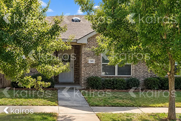 3 bed, 2.0 bath, 1877 sqft, $2,075 — Photo 1