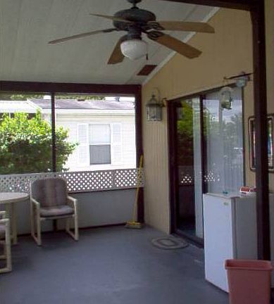 Raised frt.screened porch