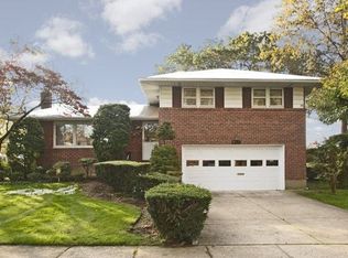 411 Garden Blvd, Garden City, NY 11530