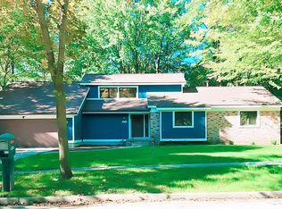 4904 Oakridge Dr, Midland, MI
