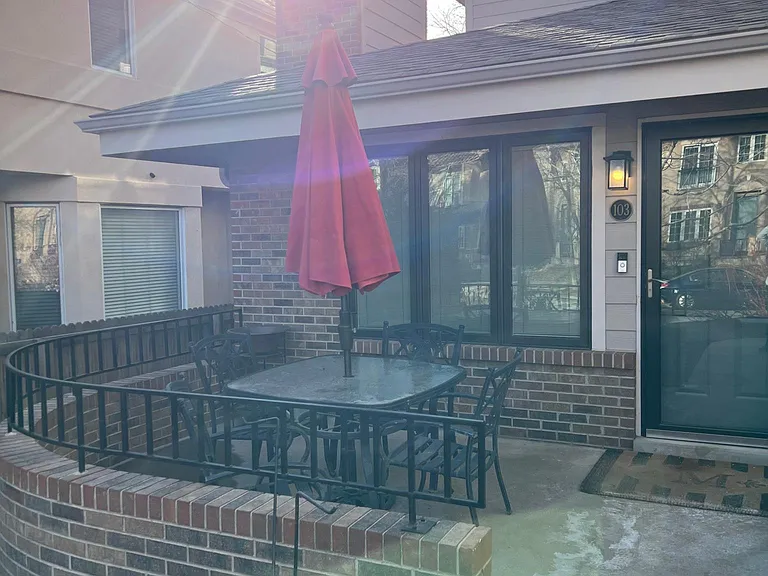 221 S Garfield St #103 — Photo 1