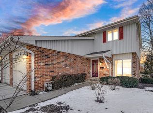 1602 Coloma Pl, Wheaton, IL 60189