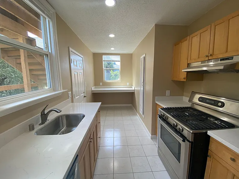 817 52nd Street — Photo 7