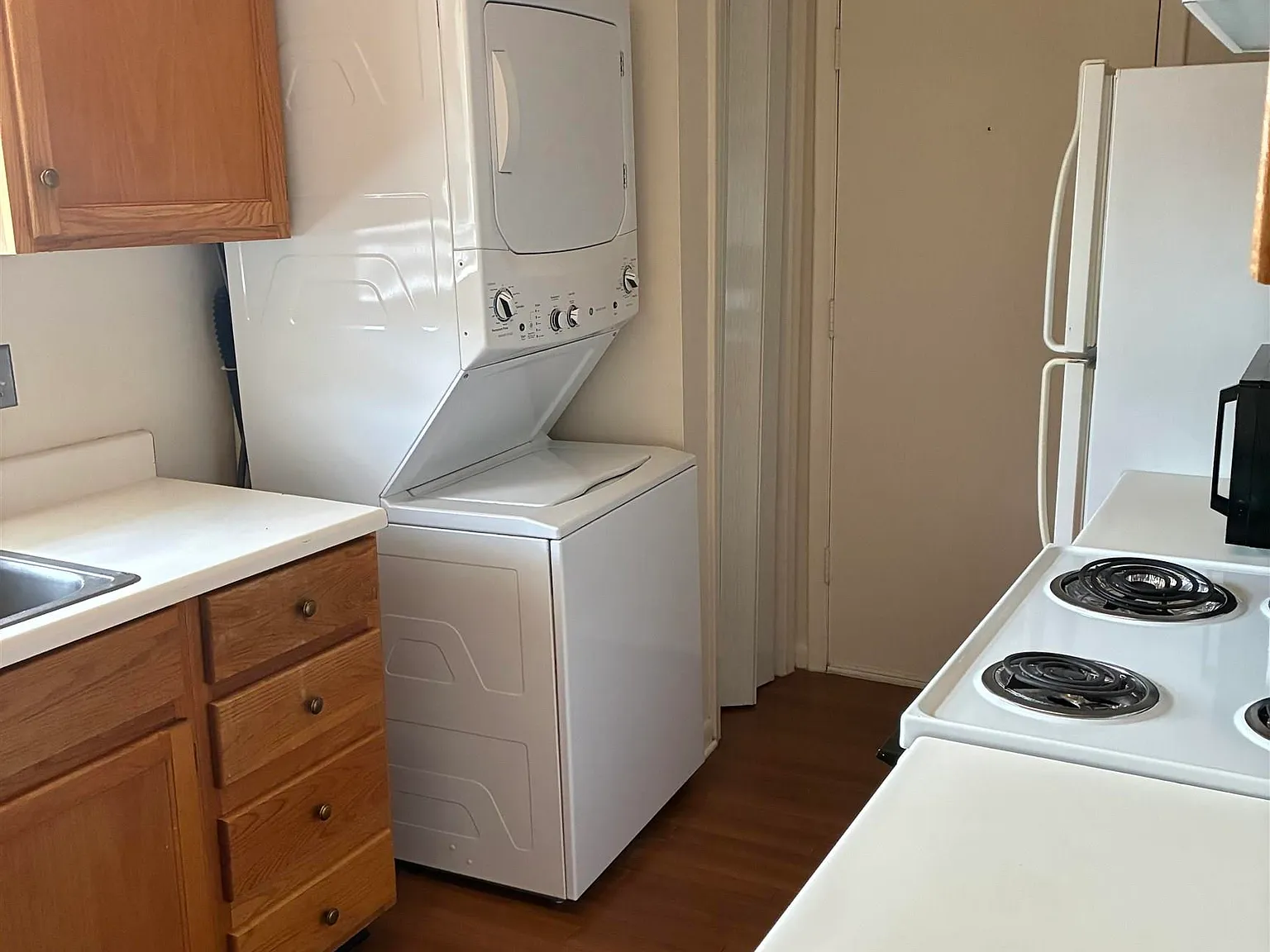 2 bed, 950 sqft, $1,100 — Photo 4