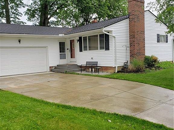 2nd image of 24420 Rosita Ln
