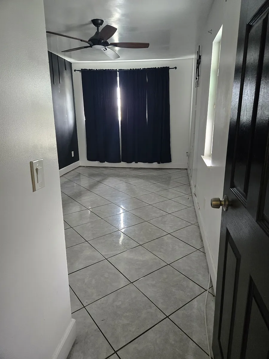 Building Photo - 7620 Catawba Ct