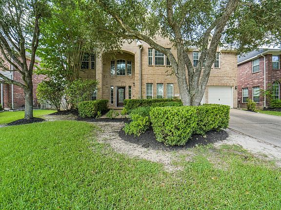 2nd image of 2414 Falcon Knoll Ln