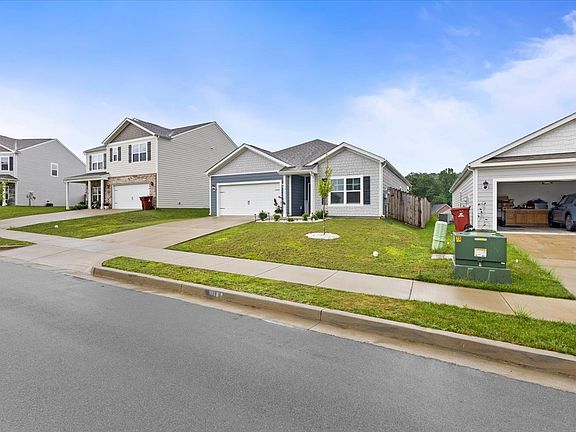 3rd image of 532 Sedgewick Way