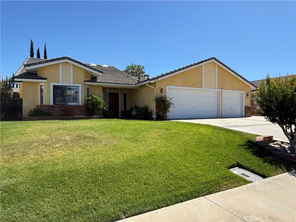 6220 Azalea Dr, Lancaster, CA 93536