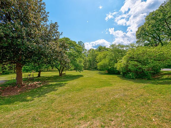 2nd image of 2262 Valleydale Rd