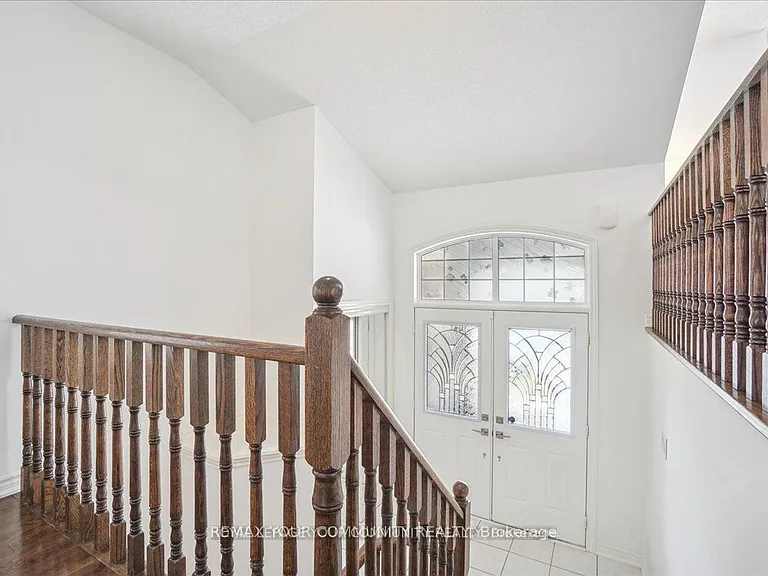 2172 Dawson Cres — Photo 16