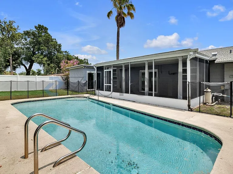 11706 Oban Ave — Photo 17