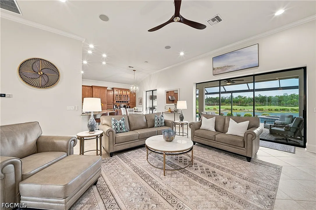 3 bed, 2.5 bath, 2545 sqft, $18,200 — Photo 3