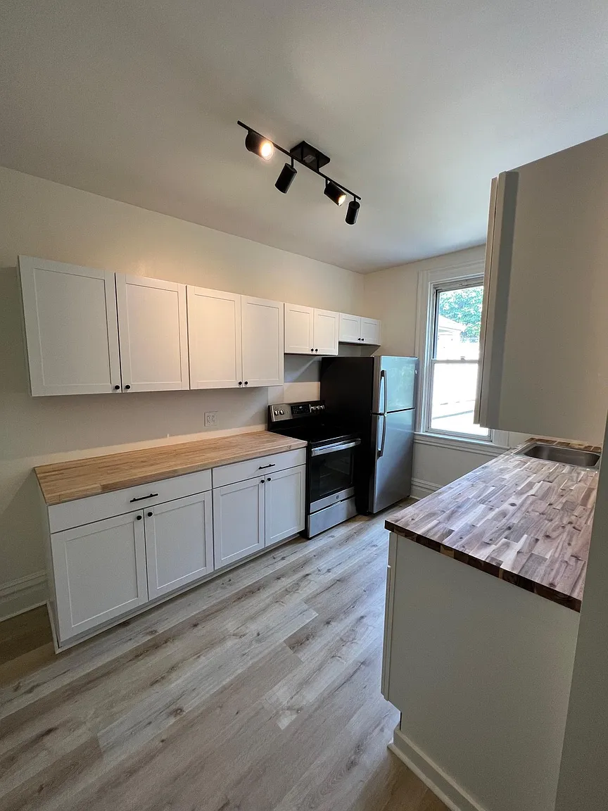 317 Kramer Way photo 1
