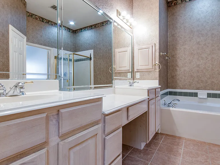 4429 Burnhill Dr — Photo 7