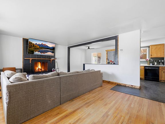 5th image of 1486 3rd St