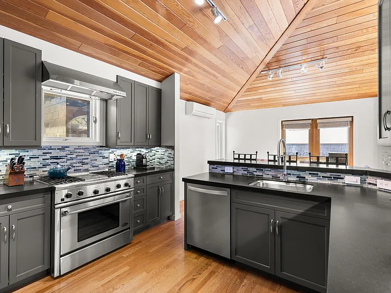 1006 E Hyman Ave #B — Photo 7