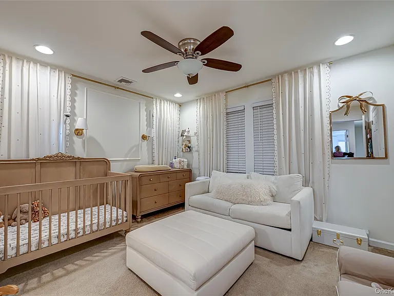 7 Nathan Hale Dr #A — Photo 13
