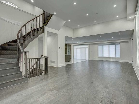 5th image of 13 Bannockburn Dr