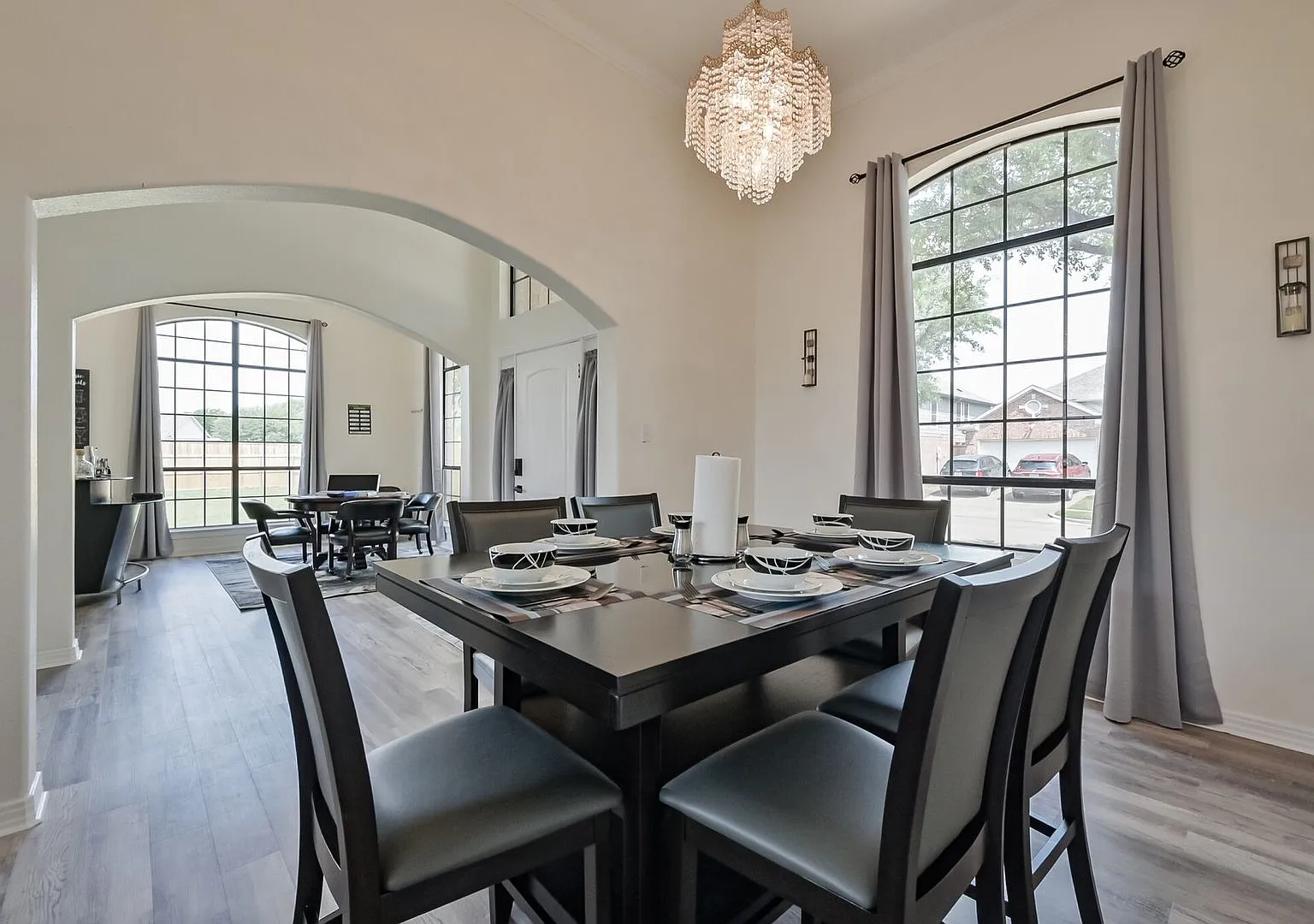 Fully Furnished Grand Prairie 4 Bedroom Home — Photo 3
