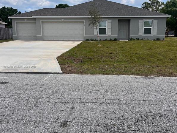 579 NW North Macedo Blvd