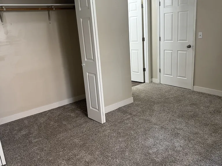 314 Randolph St E #105 — Photo 10