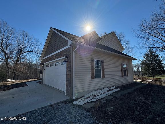 4th image of 150 Volunteer Rd
