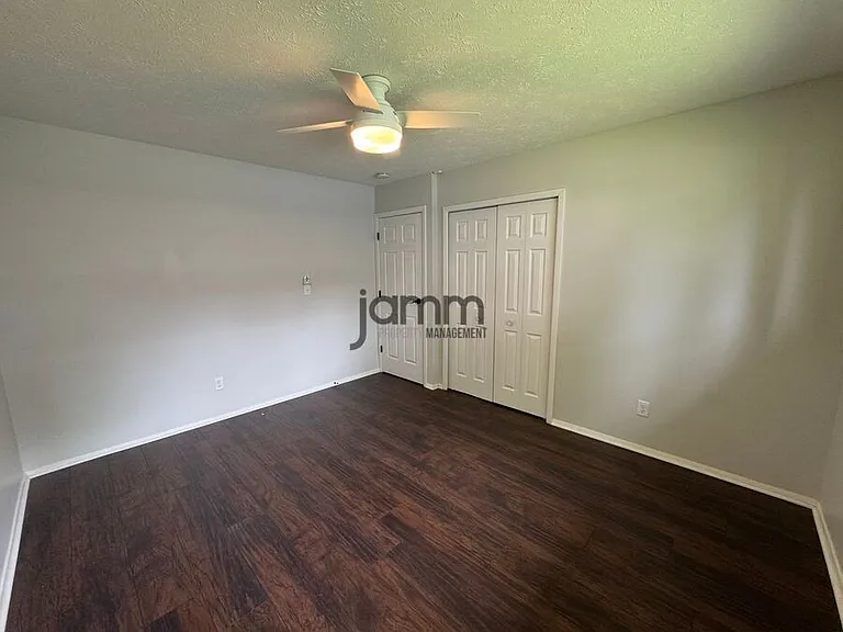 5250 Mills Creek Ln — Photo 16