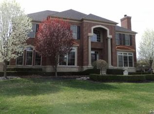 48283 Roundstone Ct, Canton, MI