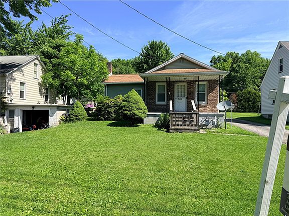 3rd image of 2179 Woodbine Dr