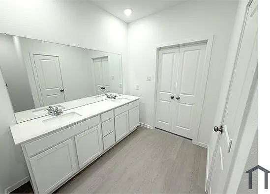 423 Amy St — Photo 21
