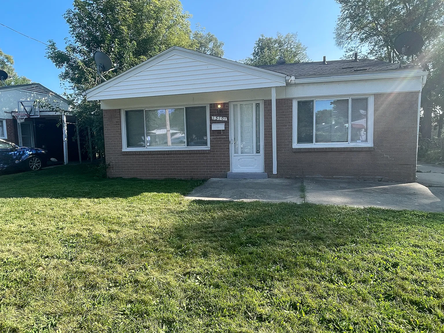 13101 Albany Ave photo 1