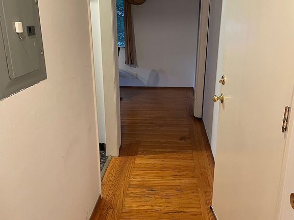 hall way to bedroom 2