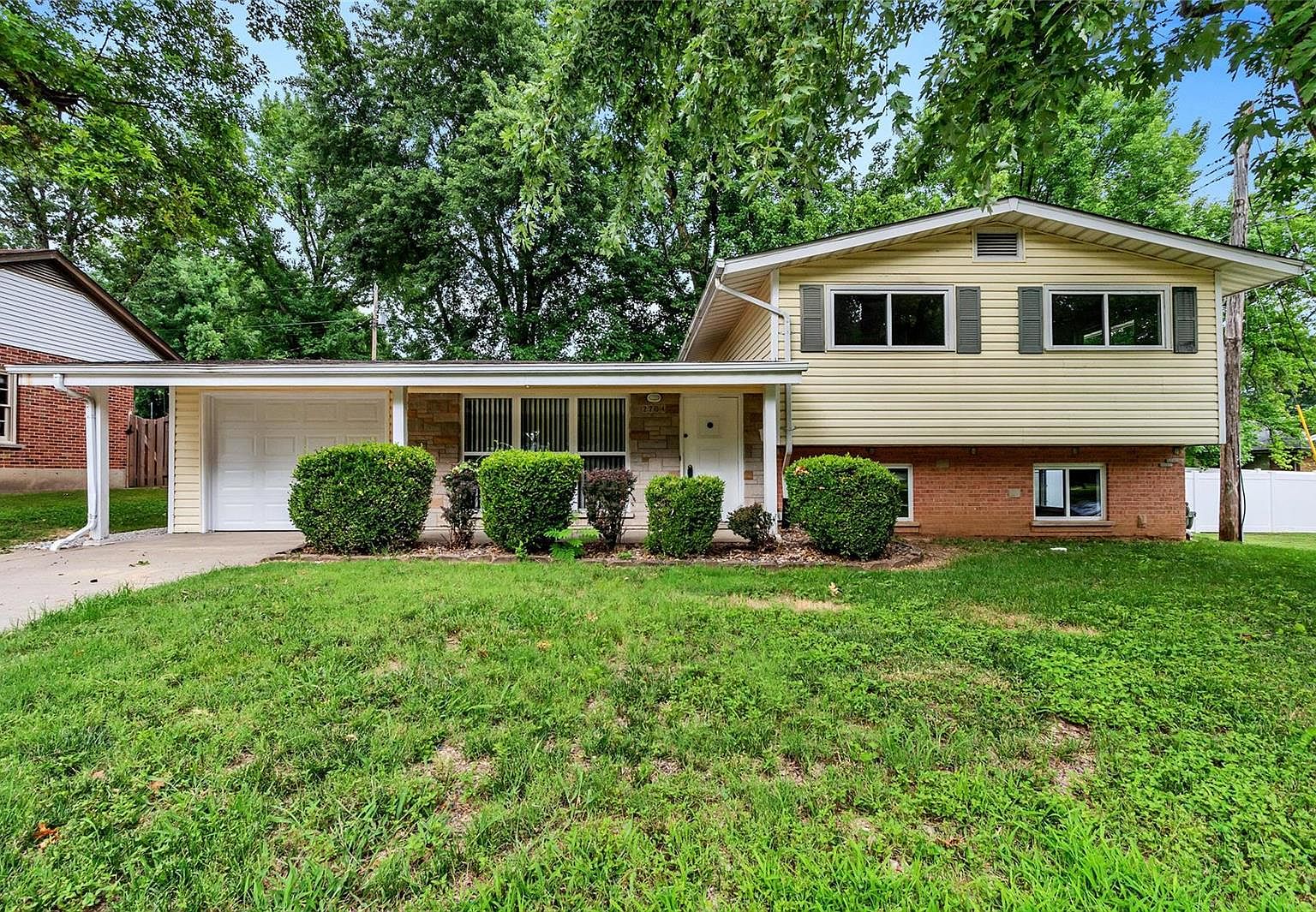 2704 Elm St, Saint Charles, MO 63301 | Zillow