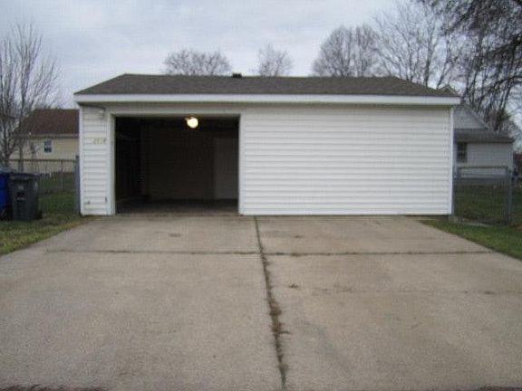 Exterior Garage