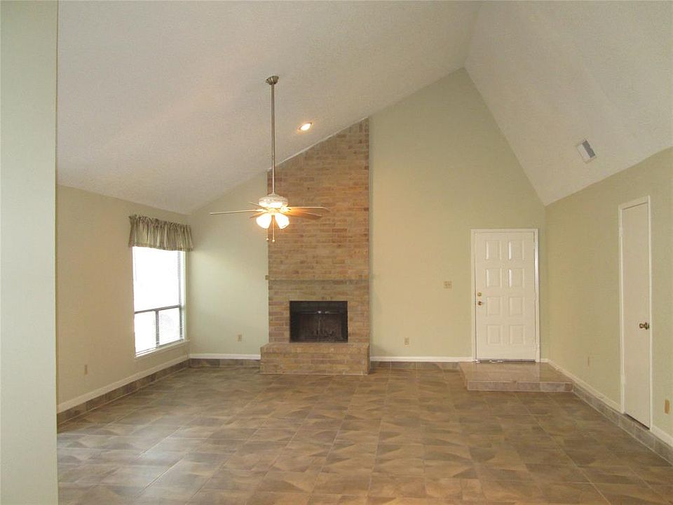 1st image of 2015 Highland Hills Dr