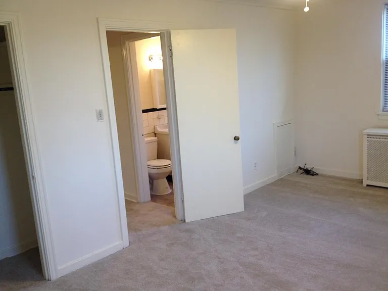 809 College St #25 — Photo 13