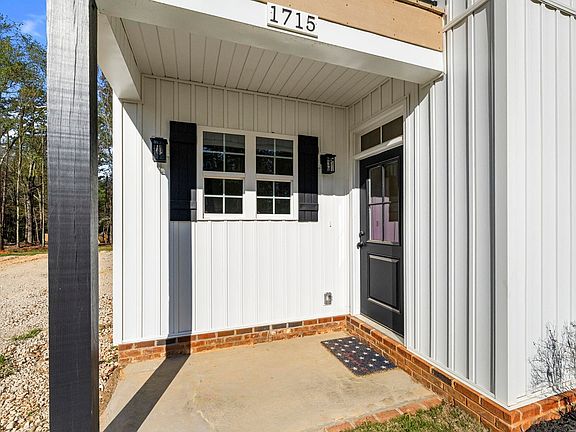 4th image of 1717 Edwards Rd