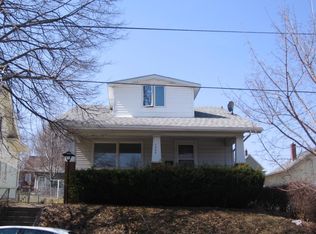 1355 Glen Oak St, Dubuque, IA 52001