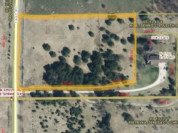 East Rd, Waupaca, WI 54981